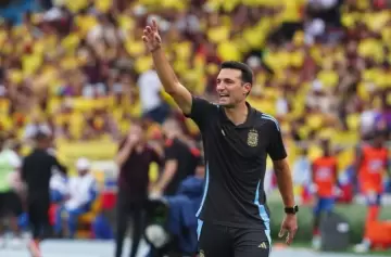 Scaloni se quejó del arbitraje y del penal: "Decidió el partido"