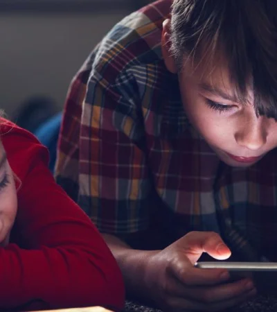 Australia alista una iniciativa para limitar el acceso de adolescentes a las redes