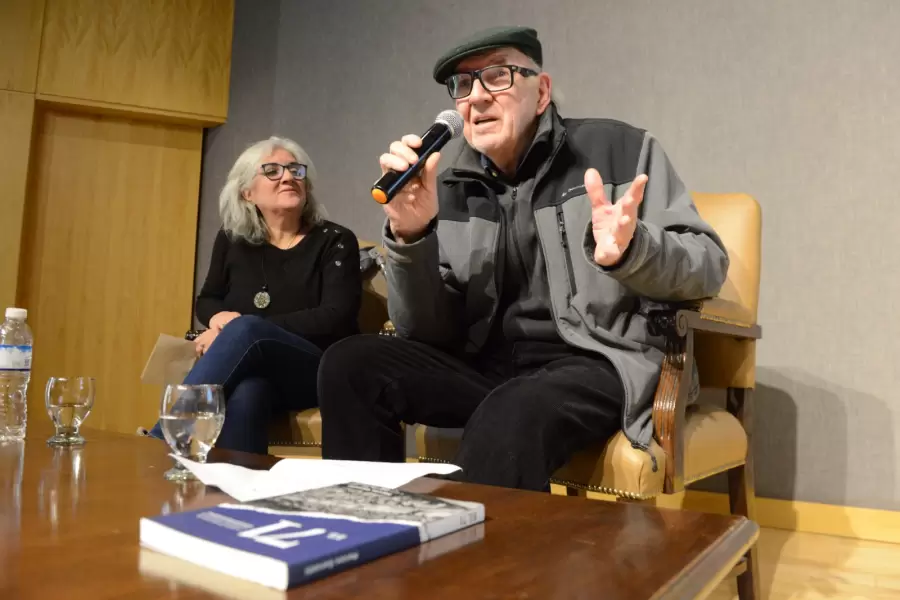 "La demostración de disciplina que dieron los maestros hizo que ganara la batalla, y con esa batalla ganó la unidad gremial" (Marcos Garcetti)