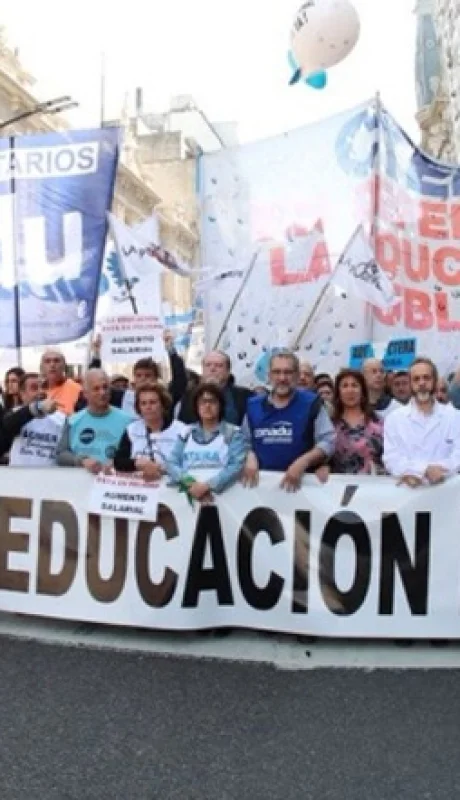 La jornada federal incluirá un paro docente de 48 horas, marchas en varias ciudades y una campaña para reunir un millón de firmas.