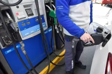 Caída del crudo mundial: ¿un salvavidas para el bolsillo o un lastre para la economía?