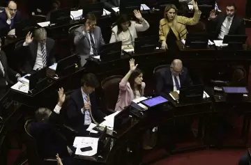 Senado: rechazo a DNU que otorga fondos a la SIDE y aprobó el presupuesto universitario