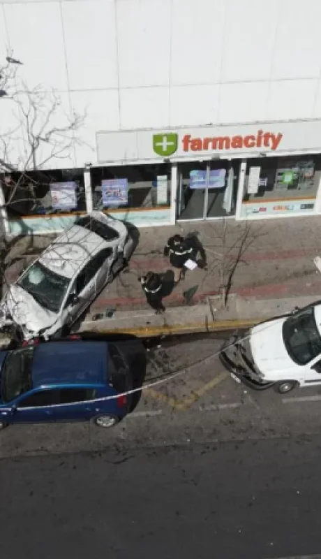 El accidente en la Ciudad de Córdoba ayer conmocionó al vecindario donde ocurrió el accidente que arrojó múltiples heridos.