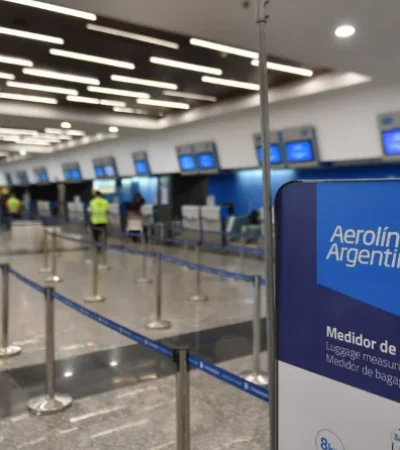 La medida de fuerza inició al mediodía del viernes como consecuencia de las negociaciones frustradas en materia de recomposición salarial.