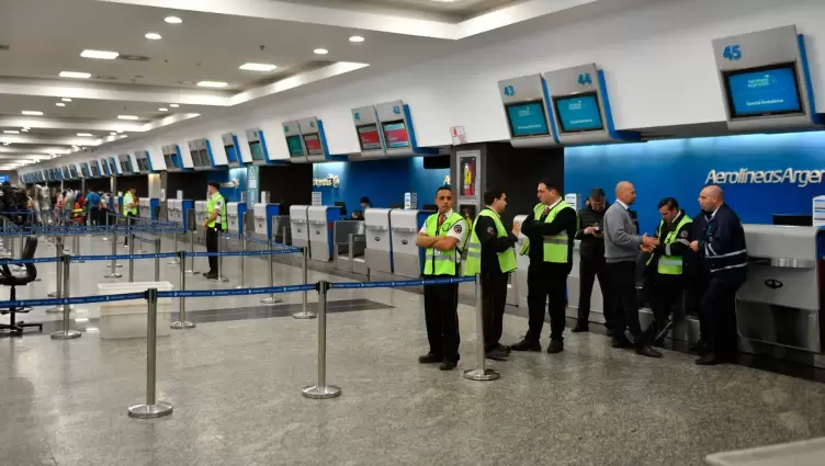 Aeroparque vacío debido a la cancelación de casi todos los vuelos. Fotografía: Agencia Noticias Argentinas/Juan Vargas