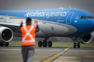 Pilotos anunciaron que incrementarán medidas contra Aerolíneas Argentinas