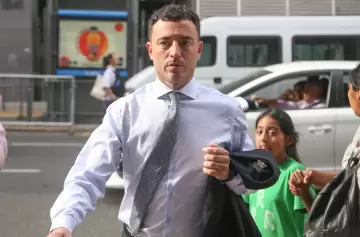 Diputado radical advierte que quienes quieran pactar con el kirchnerismo deberían irse del partido