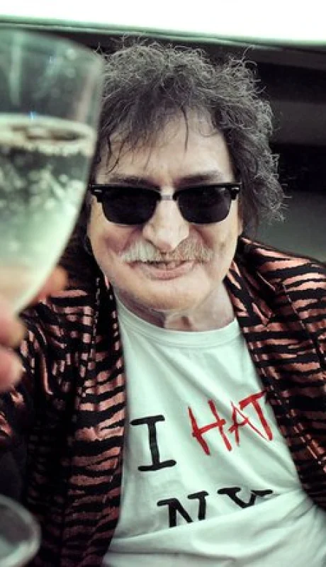 Charly siempre brinda sorpresas