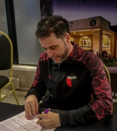 El Sabalero busca nuevo DT.