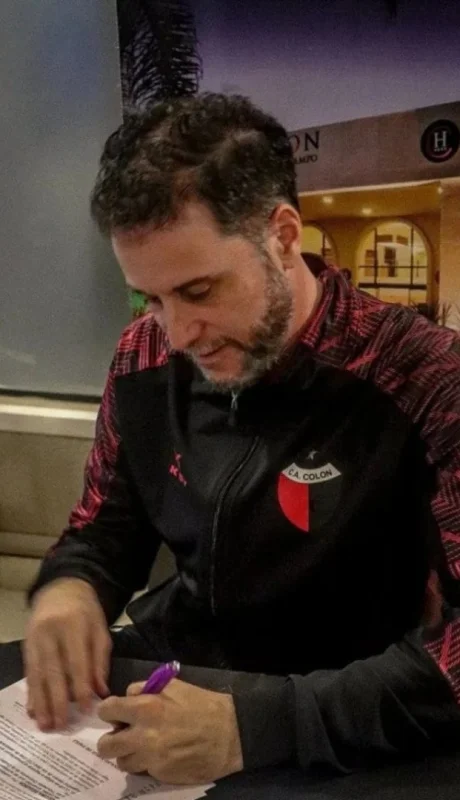 El Sabalero busca nuevo DT.