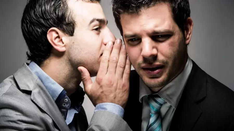 El cerebro tiende a generar más oxitocina, la denominada "hormona de la felicidad", cuando las personas cuentan chismes