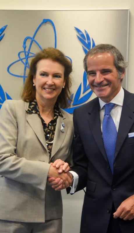 Mondino junto a Grossi en Austria: agenda focalizada en tecnología nuclear y desarrollo atómico.