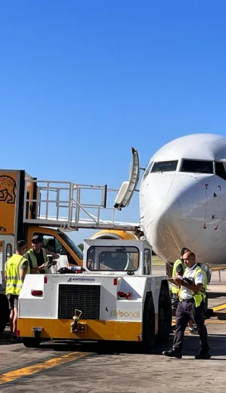 Flybondi fue habilitada por la ANAC para prestar servicio de rampa a otras aerolíneas.