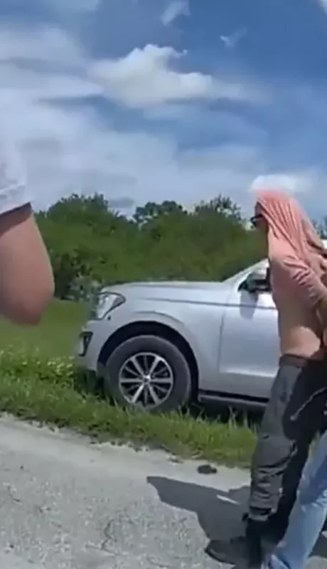 Ryan Routh al momento de ser detenido por las fuerzas de seguridad, tras ser sorprendido en el perímetro de la mansión de Mar-a-Lago.