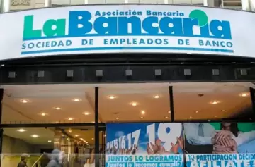 Bancarios alcanzan un salario mínimo de $1,4 millones y superan la inflación