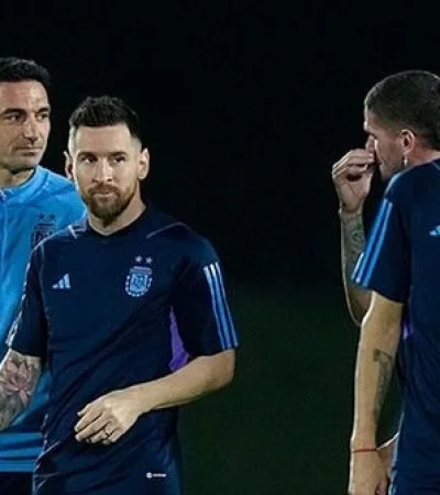 Lionel Messi junto a Lionel Scaloni y Ángel Di María.