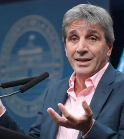 El decreto se conoce en momentos en que el ministro de Economía, Luis Caputo está en Estados Unidos, EEUU.