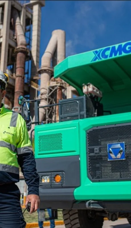 Camión minero eléctrico de Holcim