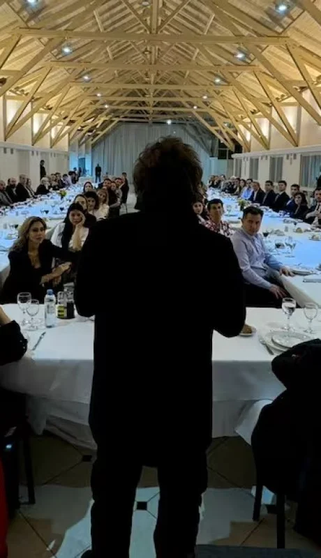 El asado en Olivos para los "87 héroes".