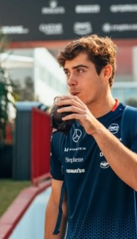 Franco Colapinto relajado.