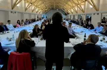 El asado que no fue mateada y sirvió para que los 'héroes' hicieran política