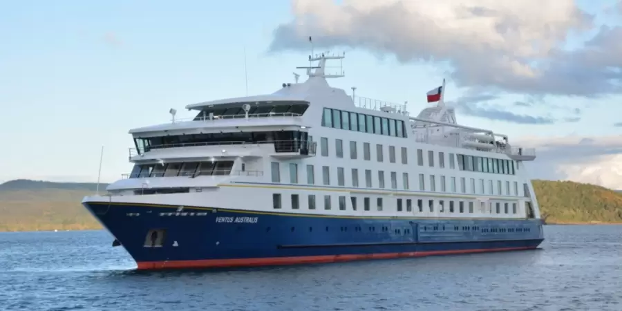 El arribo del Ventus Australis inició oficialmente la temporada de cruceros 2024-2025.