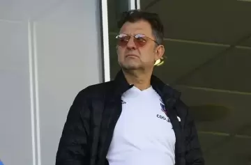 El presidente de Colo-Colo se quejó del arbitraje: "Fue una vergüenza"