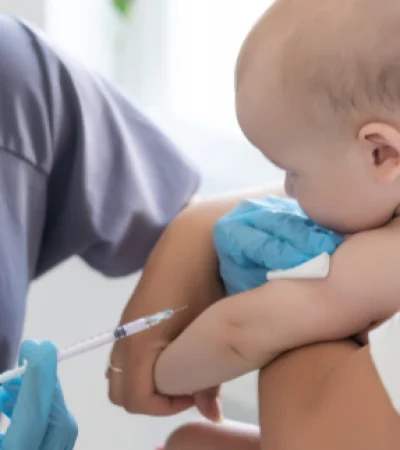 Cuando le da a los niños, la meningitis les deja secuelas: los deja sordos, con parálisis cerebral, con retrasos mentales o convulsiones.