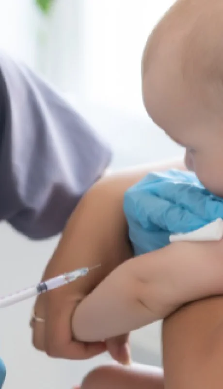 Cuando le da a los niños, la meningitis les deja secuelas: los deja sordos, con parálisis cerebral, con retrasos mentales o convulsiones.