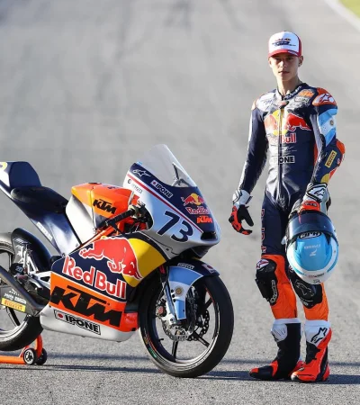 El pibe de 16 años nació en Barcelona