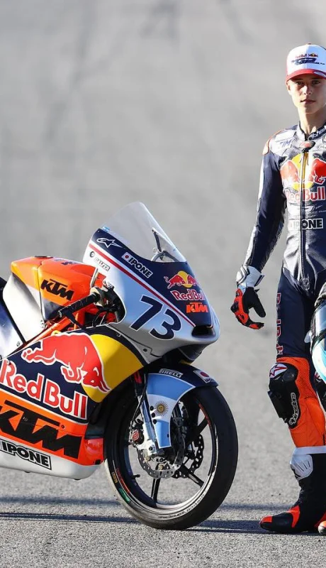 El pibe de 16 años nació en Barcelona