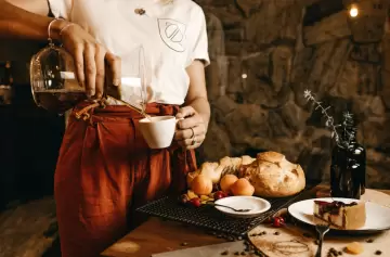 Cómo le cae a nuestro cuerpo tomar té o café luego de las comidas