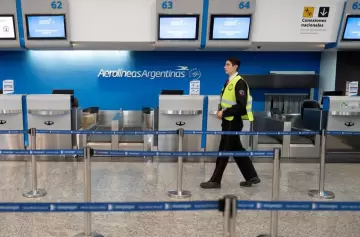 Crisis en el aire: Gobierno y gremios aeronáuticos, en pie de guerra