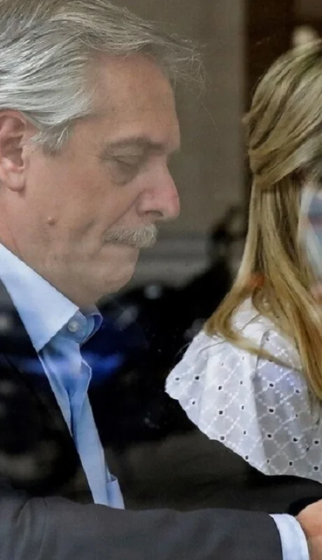 Se conocieron mensajes de whatsapp de Alberto Fernández con la madre de Fabiola