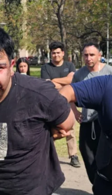 El ladrón fue salvajemente golpeado por los vecinos del Barrio Unimev en Guaymallén, Mendoza, quienes prometieron seguir castigando a delincuentes.