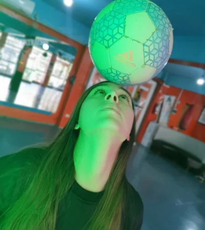 Rivera la rompe en las redes sociales.