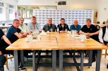 Sindicatos crearon la Mesa Nacional el Transporte para defender a Aerolíneas