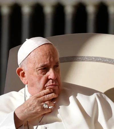 El papa Francisco preocupa al mundo con su estado de salud.