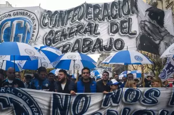 Paros nacionales: 6 de cada 10 fueron a gobiernos no peronistas