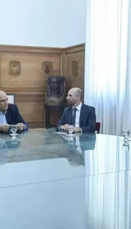 Los ministros junto a representantes de Gol