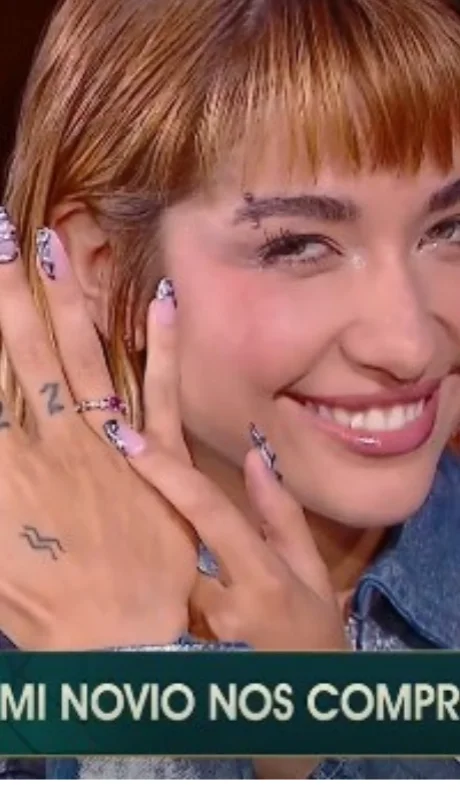 La historia del anillo de compromiso de Becerra y Rei.