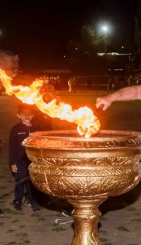 El encendido del pebetero que dio el puntapié inicial a la competencia nacional estuvo a cargo de Emilio Magnaghi, ex liceísta.