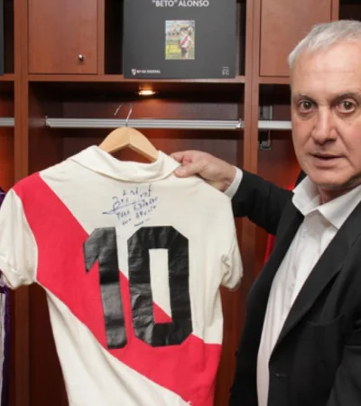 El Beto con una de sus casacas