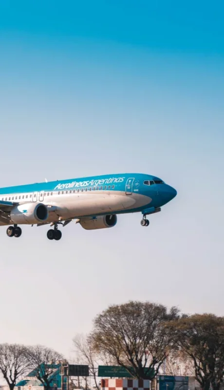 Más de 2.4 millones de argentinos viajaron al exterior en febrero.