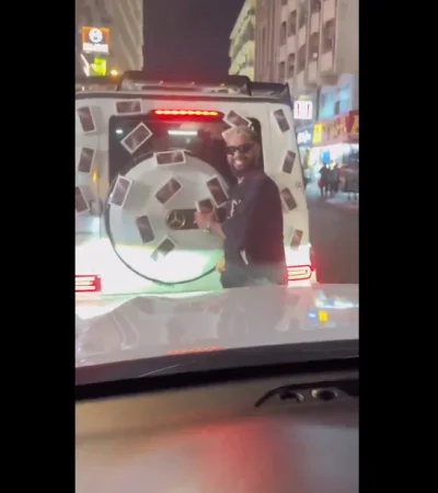 Locura en Dubai por un auto lleno de iPhone 16 y que podías llevarte