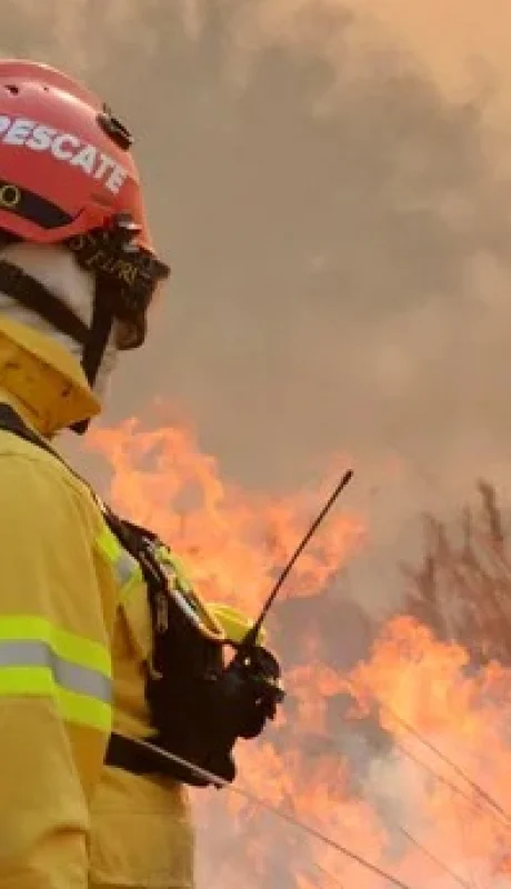 Continúan activos cuatro focos de incendio en Córdoba.