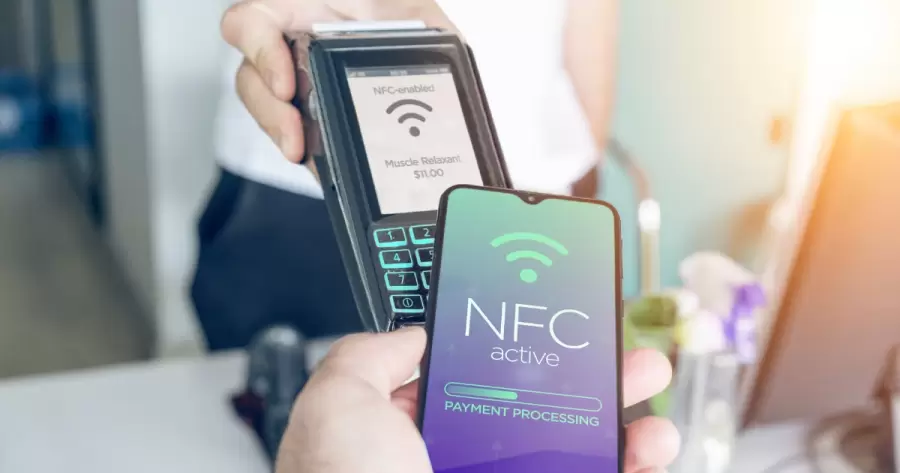NFC es una tecnología de comunicación inalámbrica, de corto alcance y alta frecuencia que permite el intercambio de datos entre dispositivos.