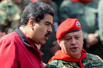Un juez ordenó la detención de Maduro y de Cabello para extraditarlos a la Argentina