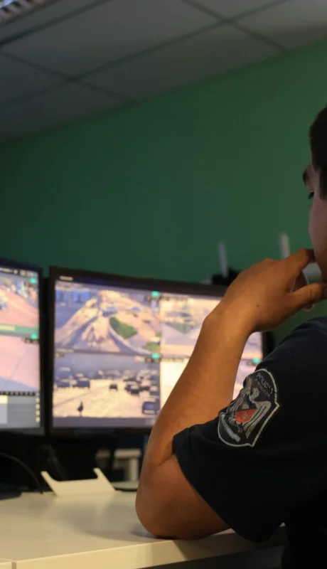 ¡Mirá los videos! Las cámaras de seguridad del CEO los atrapó con las manos en la masa