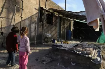 El INDEC confirmó un escenario crítico: el 52,9% de la población vive en la pobreza